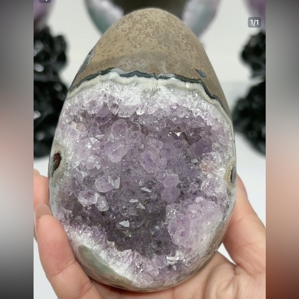 Amethyst Geode Crystal Egg